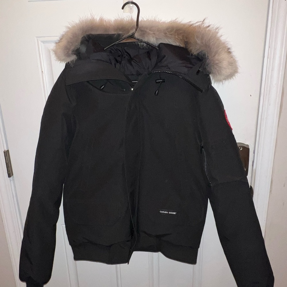Canada Goose Black Chilliwack bomber with Fur Trim (Size: M) 100% Authenticity